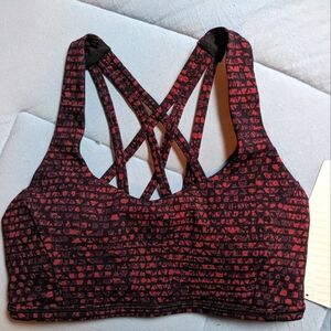 NWT Lululemon free to be size 4